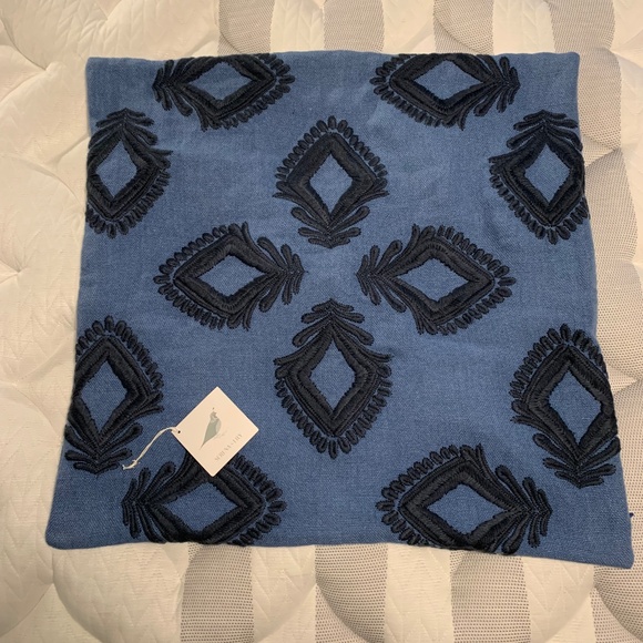 Serena and Lily Leighton Pillow Case Cover 24” x 24” NWT - Picture 1 of 4